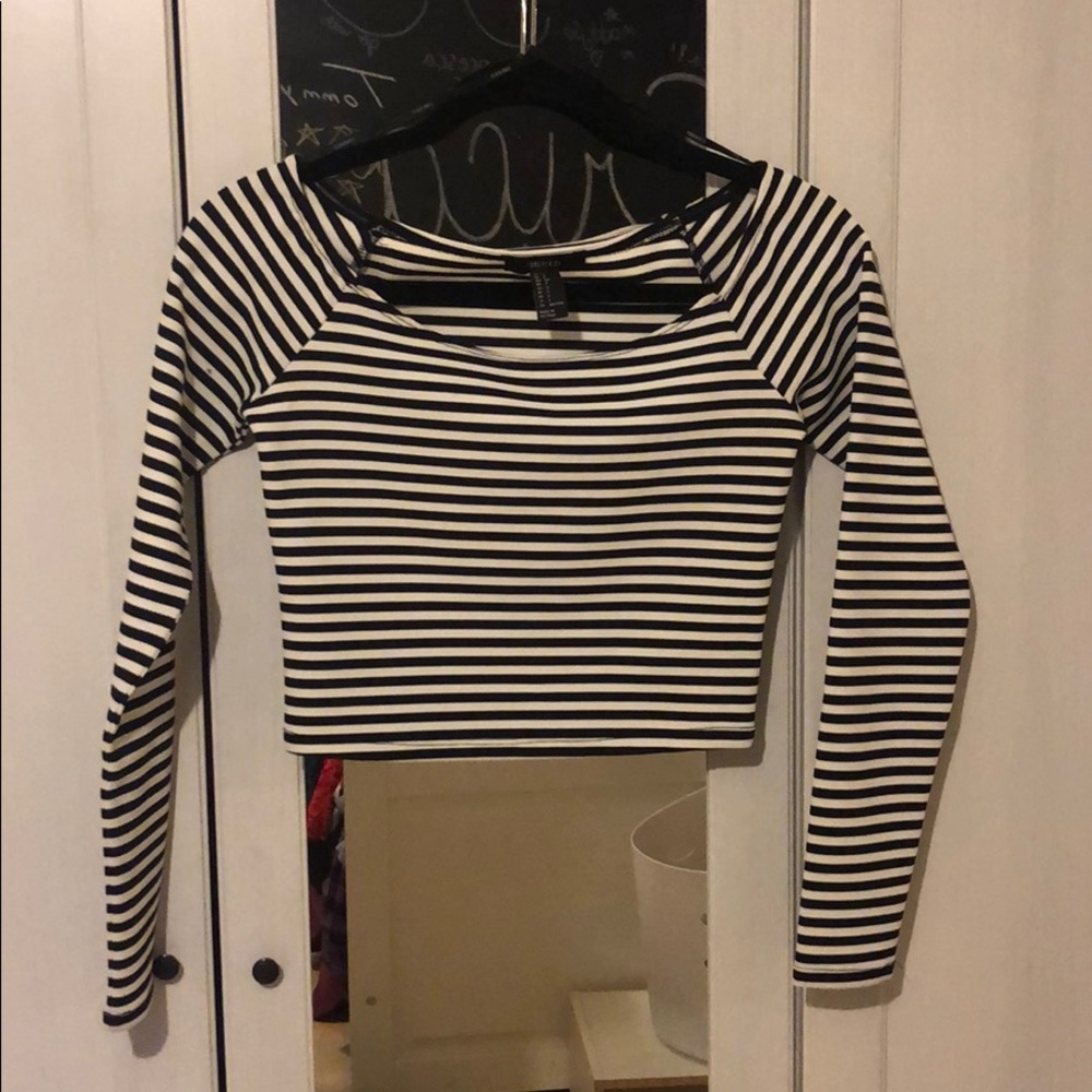 Long sleeve crop top